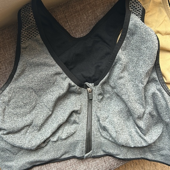 Bundle of Front-Closure Bras - Picture 5 of 10